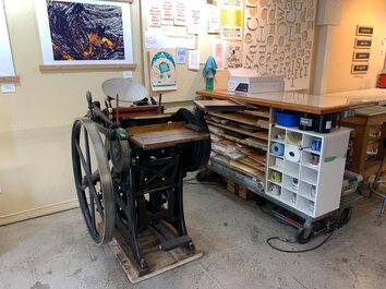Design & Print You Own Holiday Card! Intermediate Letterpress